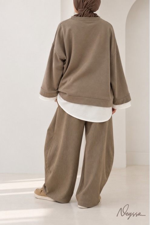 Wide-leg balloon-cut tailored palazzo trousers, trendy and modest