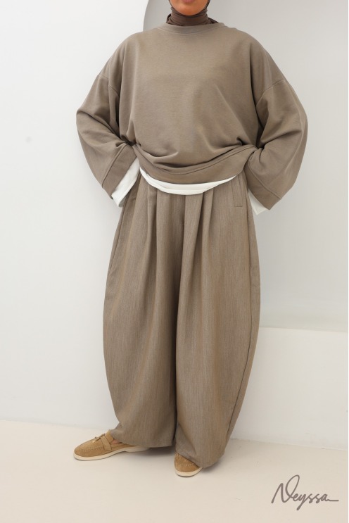 Wide-leg balloon-cut tailored palazzo trousers, trendy and modest