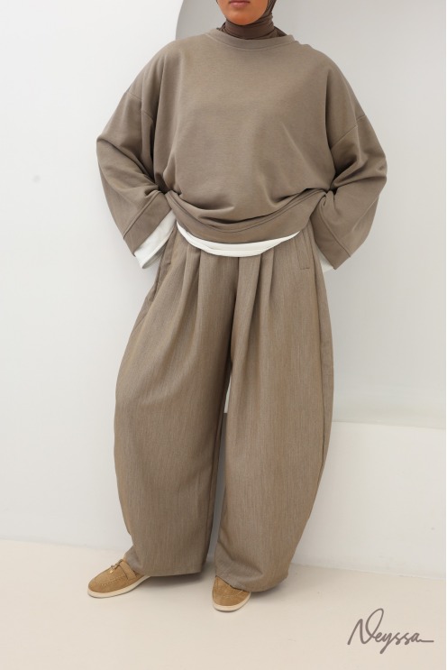 palazzo large coupe ballon à pinces tailleur, tendance et modeste