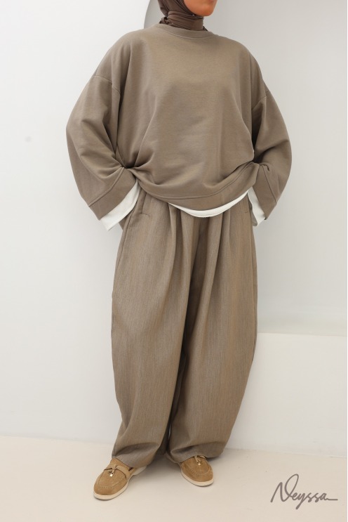 Wide-leg balloon-cut tailored palazzo trousers, trendy and modest