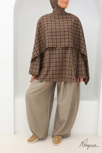 Long Checkered Blouse with Brown Japanese-Style Apron