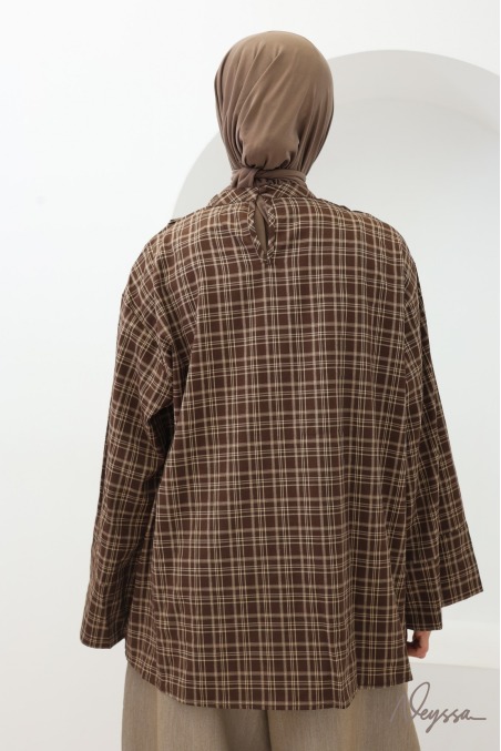 Long Checkered Blouse with Brown Japanese-Style Apron