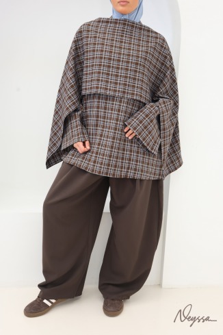 Long Checkered Blouse with Brown Japanese-Style Apron 2