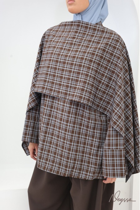 Long Checkered Blouse with Brown Japanese-Style Apron