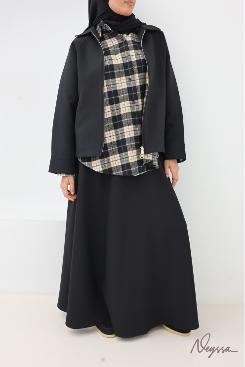 Langer Rock im Tailleur-Stil, ausgestellt, schwarz, mit Gürtel