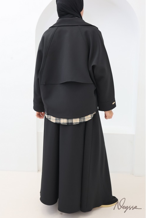 Langer Rock im Tailleur-Stil, ausgestellt, schwarz, mit Gürtel