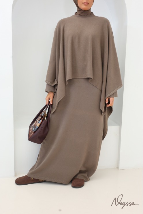 Hijab Kleid: Strickkleid mit Poncho Taupe | Neyssa