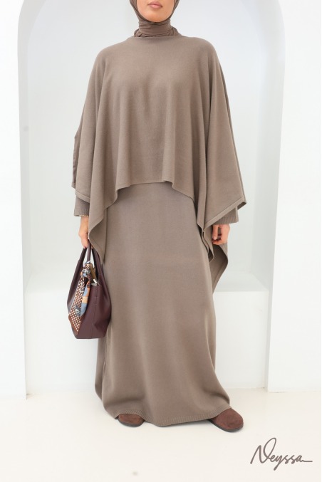 Hijab Kleid: Strickkleid mit Poncho Taupe | Neyssa