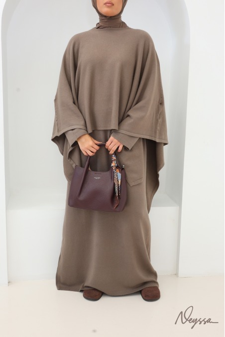 Hijab Kleid: Strickkleid mit Poncho Taupe | Neyssa