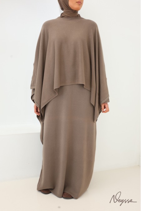 Hijab Kleid: Strickkleid mit Poncho Taupe | Neyssa