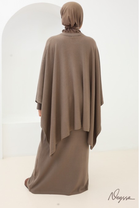 Hijab Kleid: Strickkleid mit Poncho Taupe | Neyssa