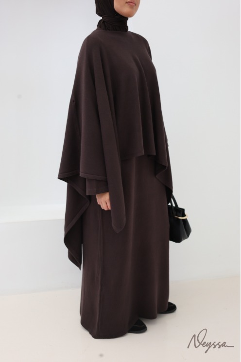 Robe pull longue et poncho chocolat femme voilée | Neyssa