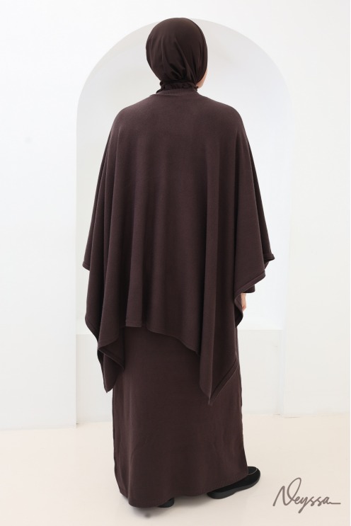 Hijab Kleid: Strickkleid mit Poncho Schokoladenbraun | Neyssa