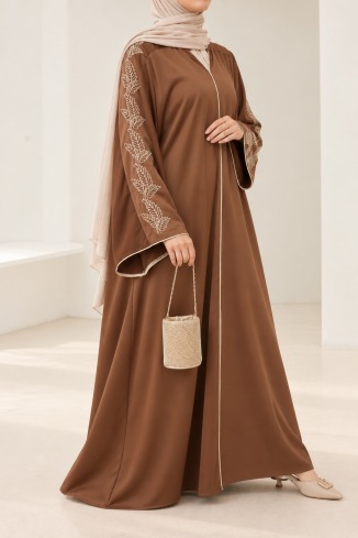 Damen-Abaya mit Stickerei auf den Ärmeln, ein elegantes Outfit für Eid
