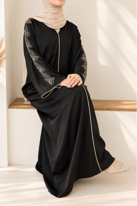 Abaya noir femme avec broderie, tenue ample moderne pour l'Aïd