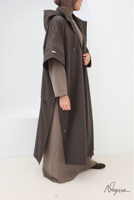 Langes Cape mit Kapuze Schokoladenbraun: Hijab Mantel | Neyssa