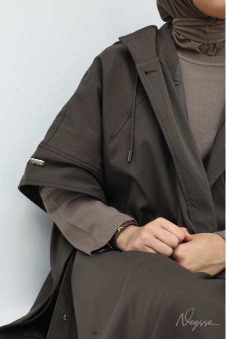 Langes Cape mit Kapuze Schokoladenbraun: Hijab Mantel | Neyssa