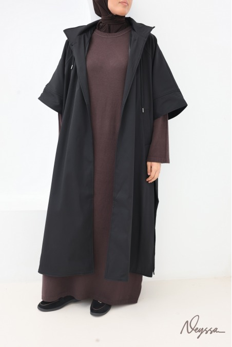 Langes Cape mit Kapuze Schwarz: Hijab Mantel | Neyssa
