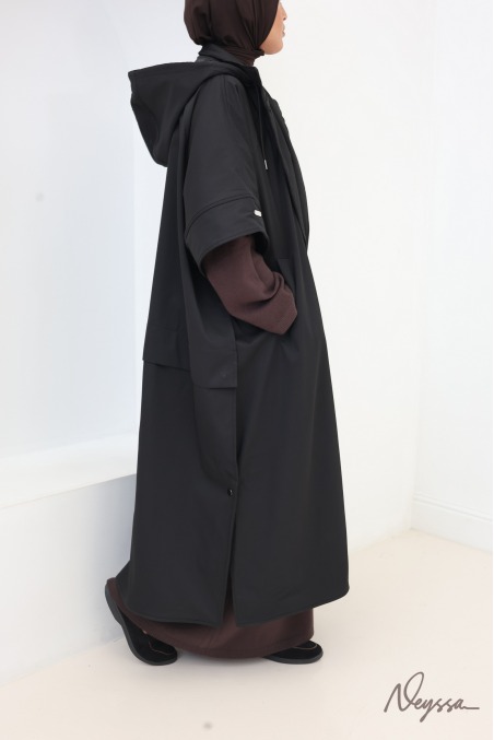 Langes Cape mit Kapuze Schwarz: Hijab Mantel | Neyssa