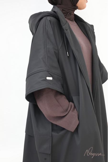 Langes Cape mit Kapuze Schwarz: Hijab Mantel | Neyssa