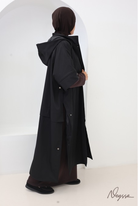 Langes Cape mit Kapuze Schwarz: Hijab Mantel | Neyssa