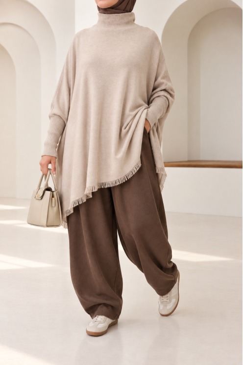 Pull en maille col montant mi long à franges pour femme hijabi