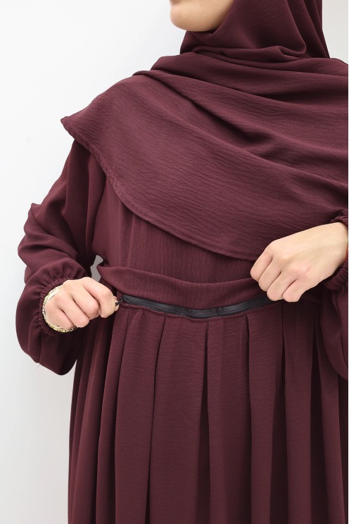 Ensemble abaya khimar Tawaf Dark Cherry pour la Omra | Neyssa