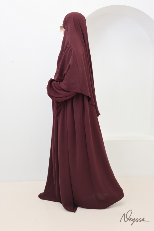 Ensemble abaya khimar Tawaf Dark Cherry pour la Omra | Neyssa