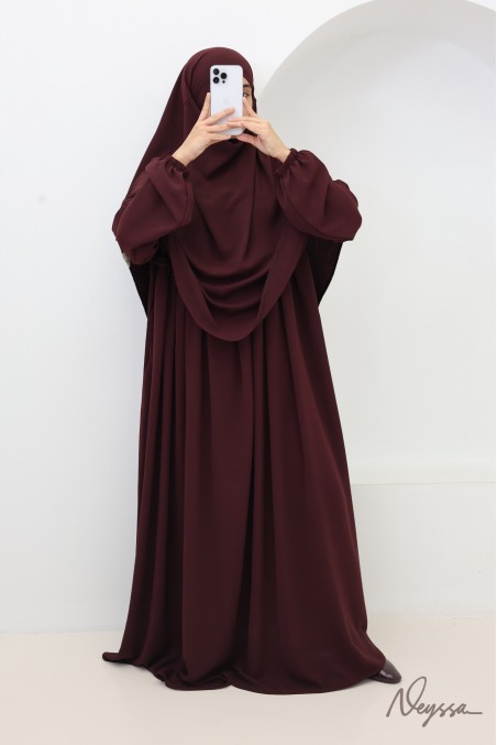 Ensemble abaya khimar Tawaf Dark Cherry pour la Omra | Neyssa