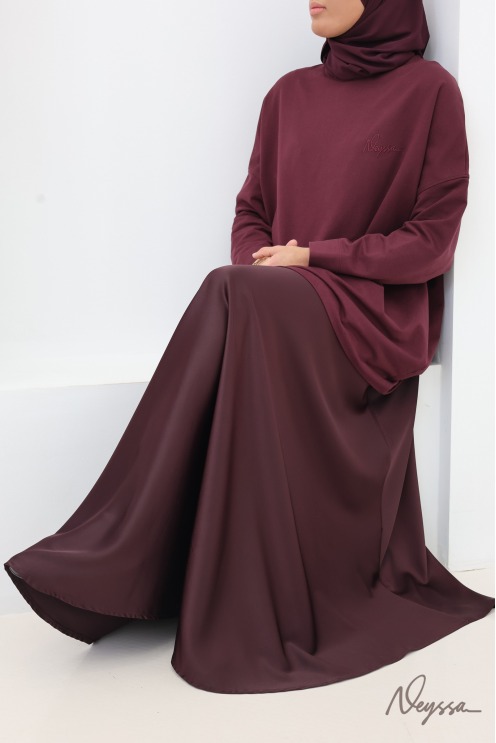 Jupe longue coupe évasée satinée marron avec ceinture