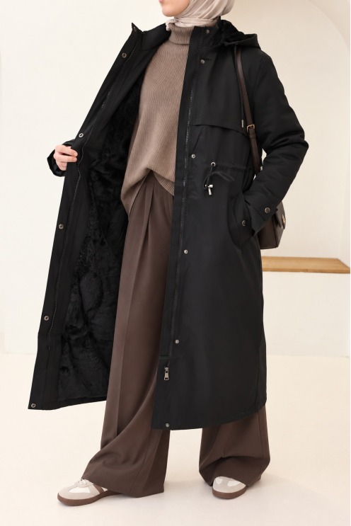 Longue parka noir intérieur fourrure, tissu réfractaire à l'eau