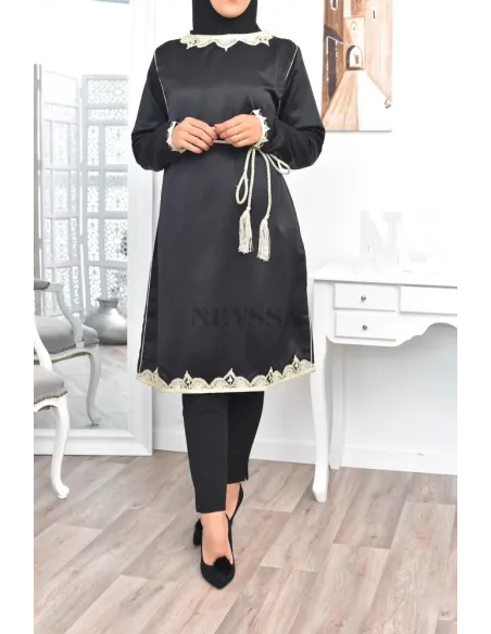 Caftan court  Noir fete haute couture broderie Maroc Valentino brodé.