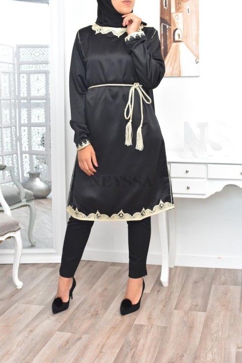 Caftan court  Noir fete haute couture broderie Maroc Valentino brodé.