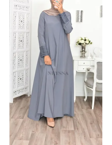 Superbe abaya islamique manches dentelle sans artifice casual