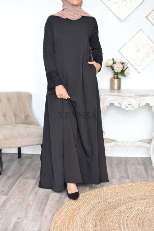 Superbe abaya islamique manches dentelle sans artifice casual