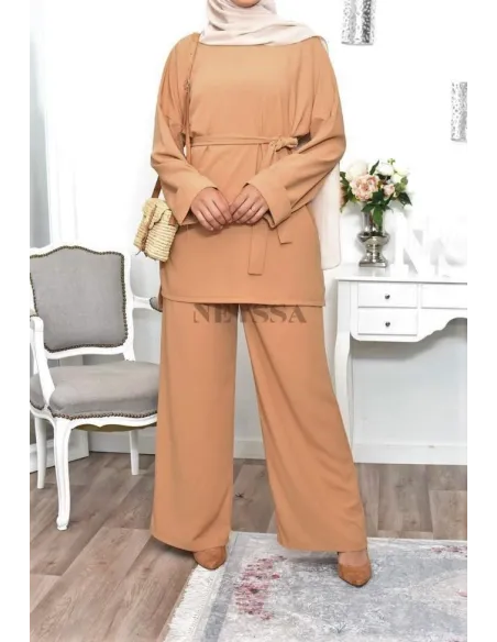 Muslim woman high-end tunic and pants modest set