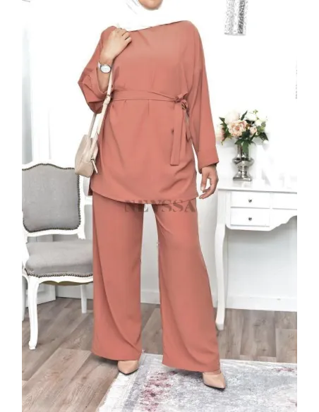 Muslim woman high-end tunic and pants modest set