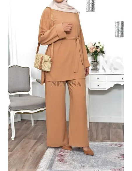 Muslim woman high-end tunic and pants modest set