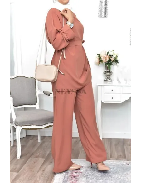 Muslim woman high-end tunic and pants modest set