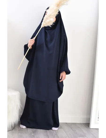 Jilbeb fillette ou jilbab fille tenue de prière et de cours d'arabe.