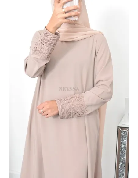 Superbe abaya islamique manches dentelle sans artifice casual
