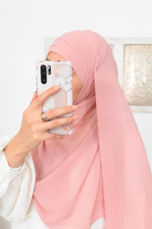 Inspiration hijab turc prêt à enfiler hijab simple bonnet croisé