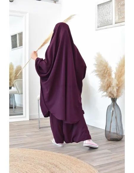 Jilbeb fillette ou jilbab fille tenue de prière et de cours d'arabe.