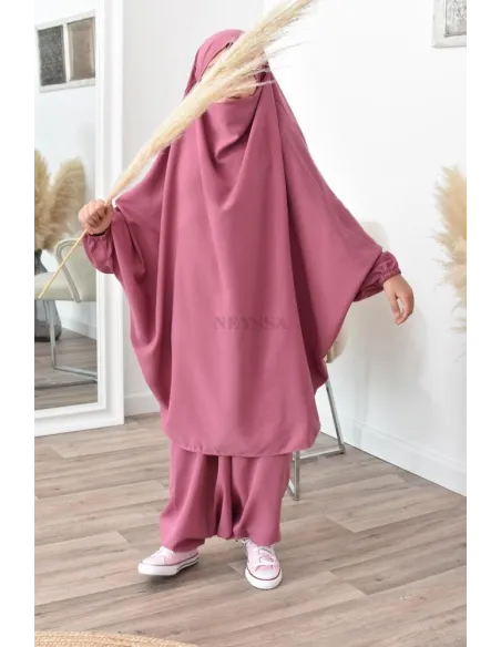 Jilbeb fillette ou jilbab fille tenue de prière et de cours d'arabe.