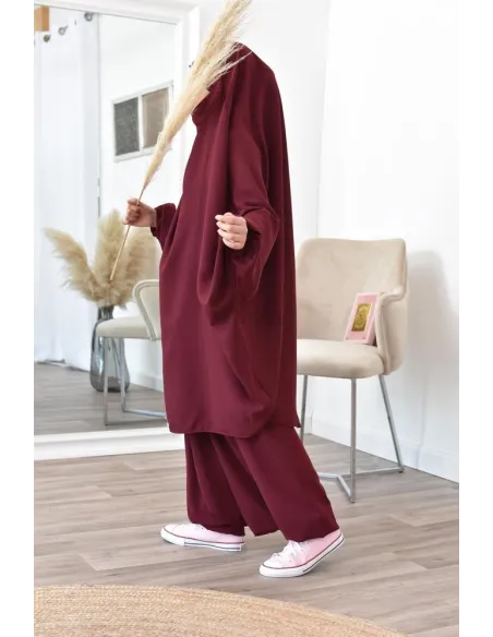 Jilbeb fillette ou jilbab fille tenue de prière et de cours d'arabe.