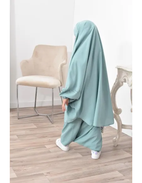 Jilbeb fillette ou jilbab fille tenue de prière et de cours d'arabe.