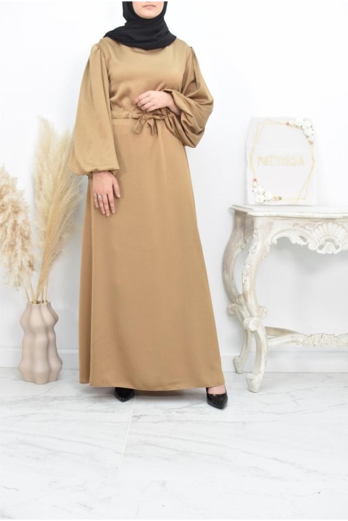 langes böhmisches Kleid mit Satineffekt Ballonärmeln bescheidene Mode.