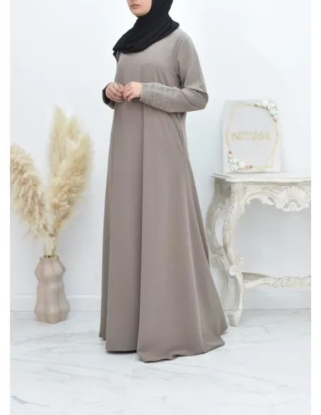 Superbe abaya islamique manches dentelle sans artifice casual