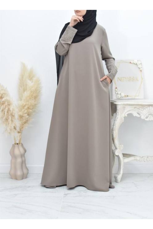 Superbe abaya islamique manches dentelle sans artifice casual