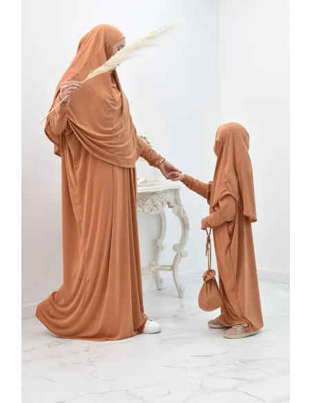 Abaya papillon de priere avec hijab intégré et son sac by neyssa